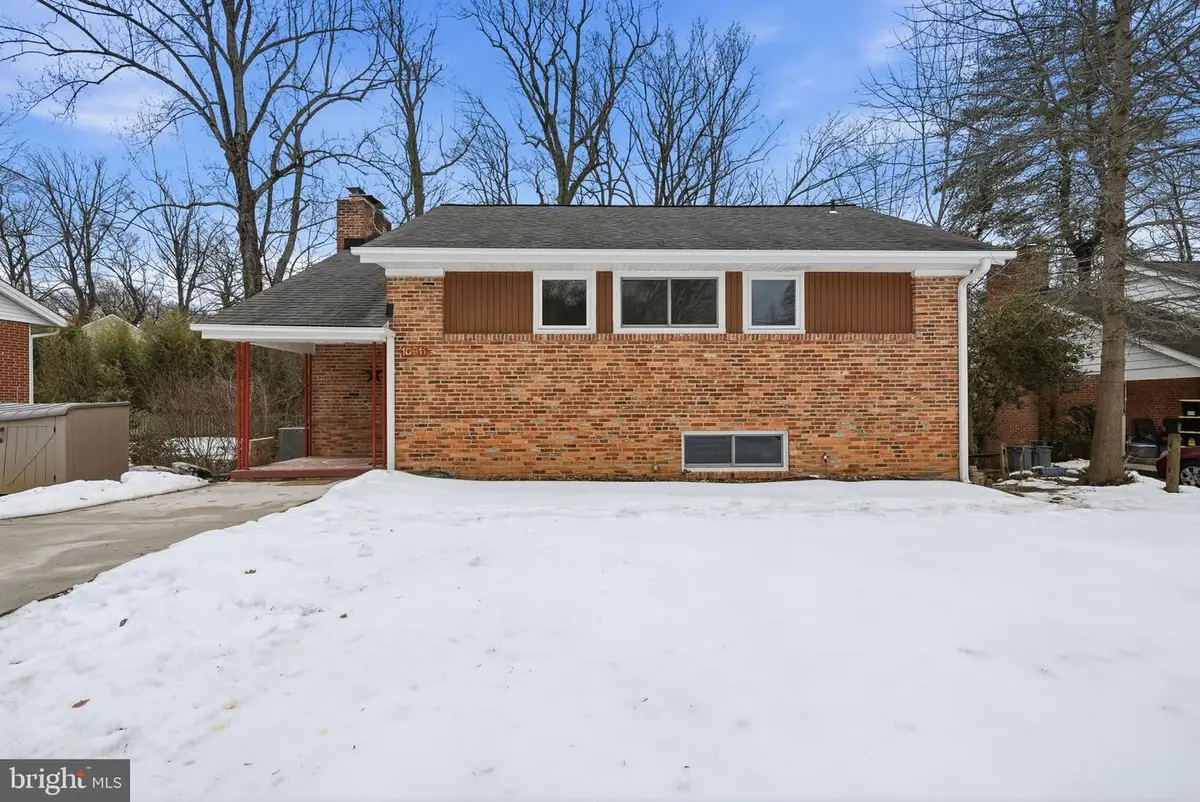 10911 Maple St, Fairfax, VA 22030 - #1