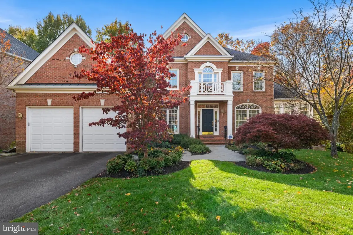 10121 Ratcliffe Manor Dr, Fairfax, VA 22030 - Image #1