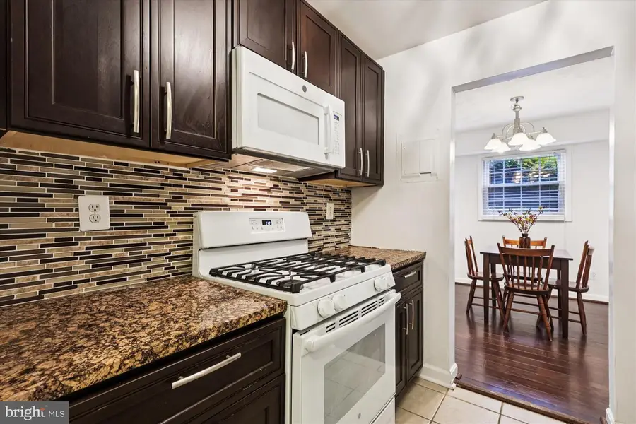 3874 Lyndhurst Dr #103, Fairfax, VA 22031 - Image #2