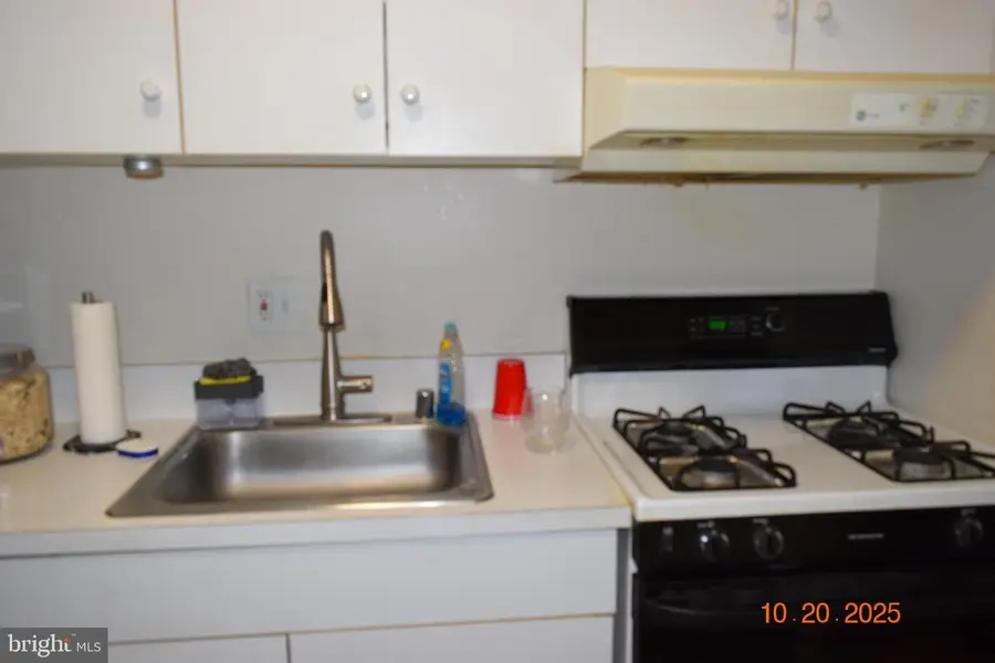 10027 Fair Woods Dr #322, Fairfax, VA 22030 - Image #2