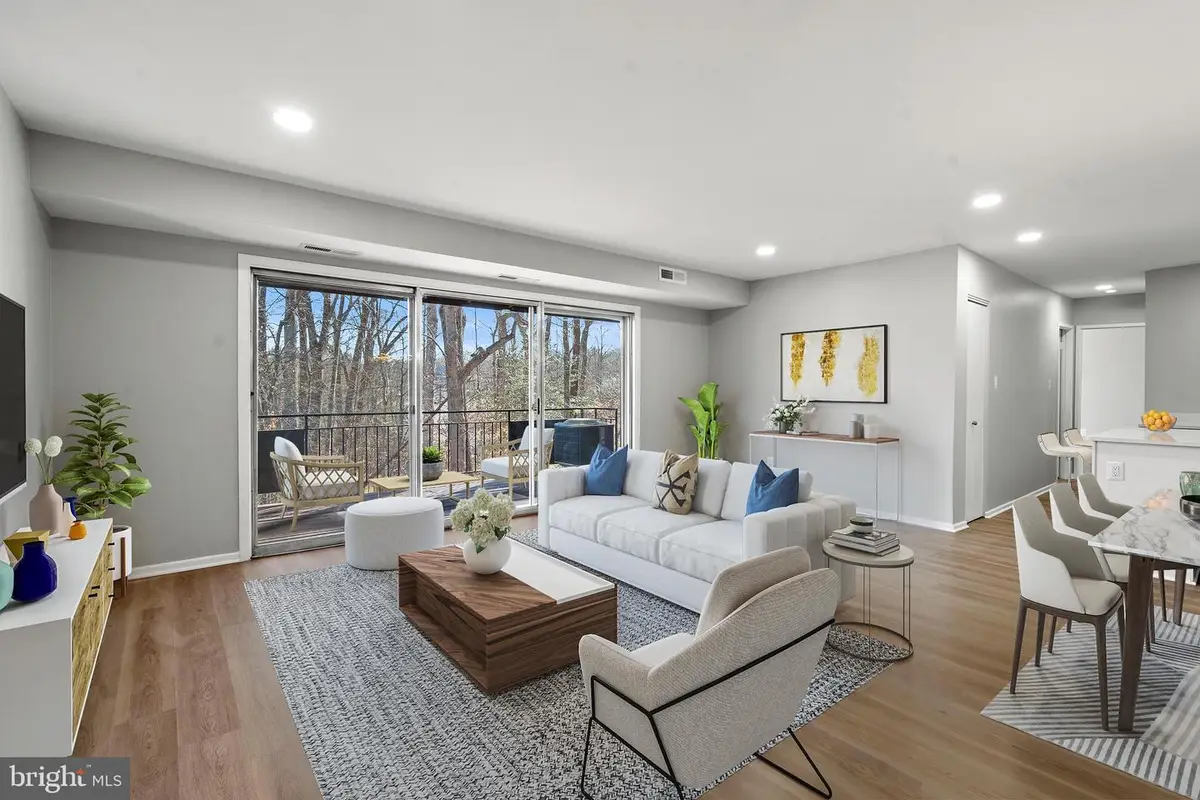 10171 Fair Woods Dr #301, Fairfax, VA 22030 - Image #1