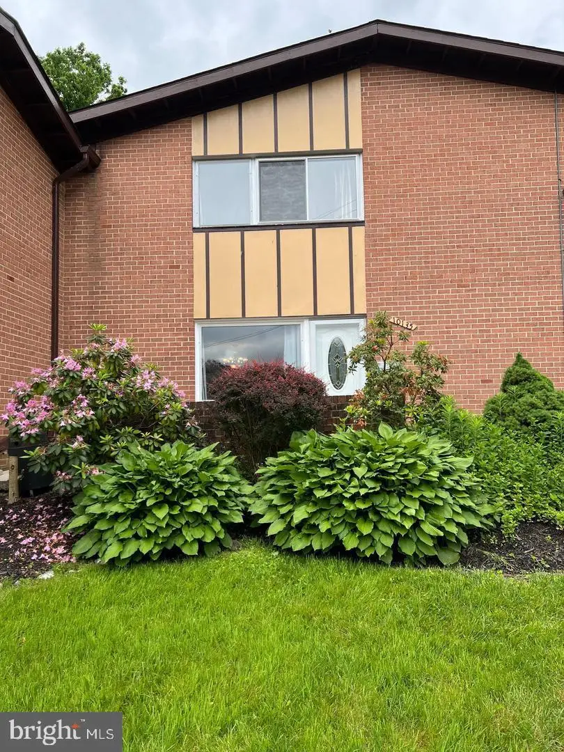 10135 Fair Woods Dr, Fairfax, VA 22030 - #1