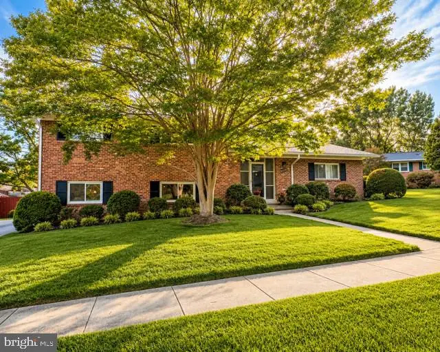 10301 Monroe Ct, Fairfax, VA 22030 - #1