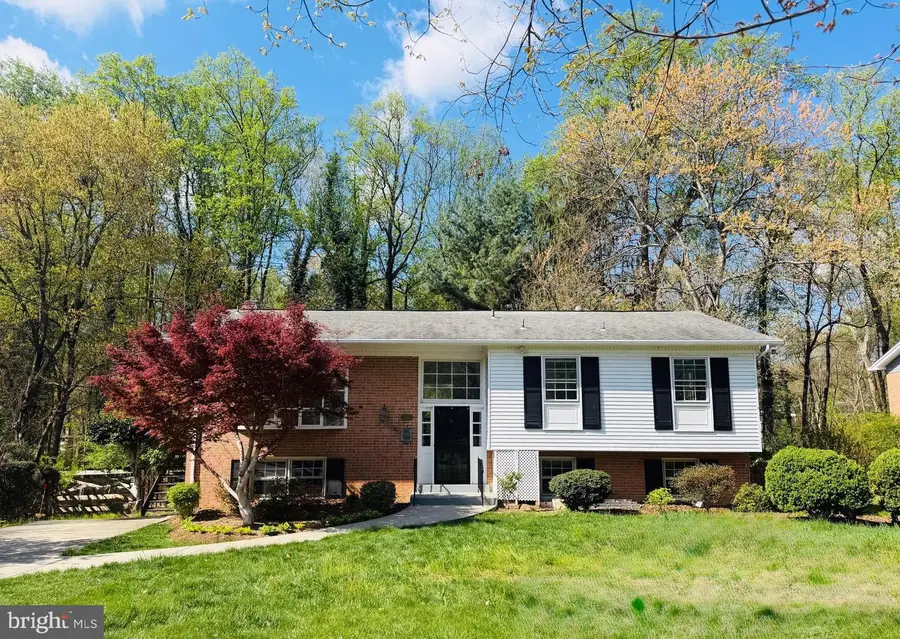 10115 Blue Coat Dr, Fairfax, VA 22030 - #2