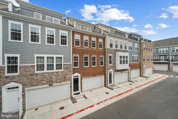 10820 Willow Ter, FAIRFAX, VA 22031