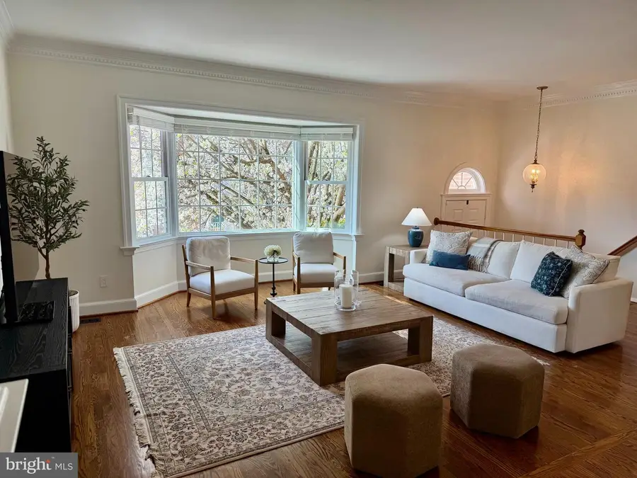 10424 Breckinridge Ln, Fairfax, VA 22030 - #3