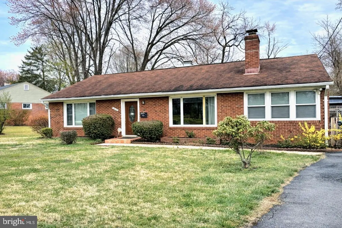 3610 Parklane Rd, Fairfax, VA 22030 - #1