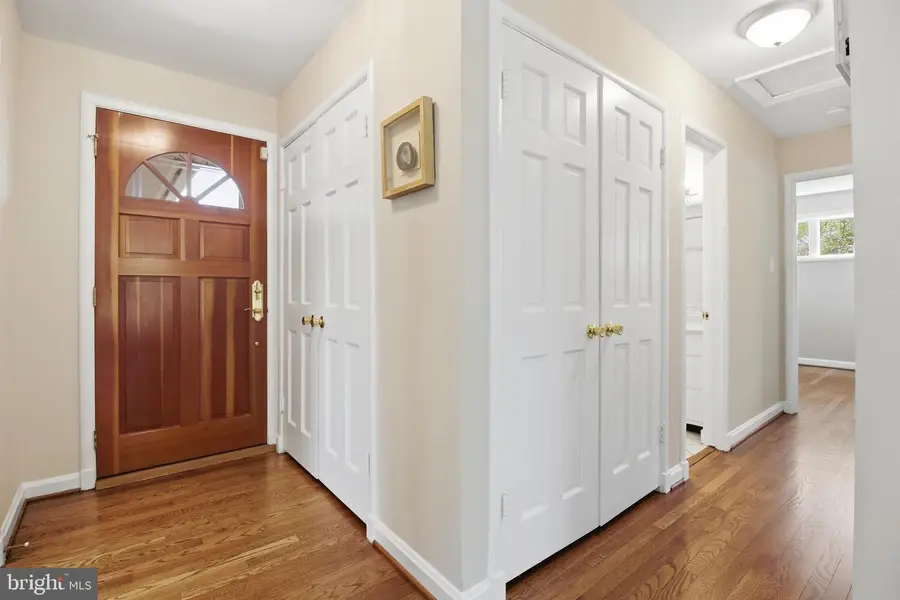 9924 Pinehurst Ave, Fairfax, VA 22030 - #2