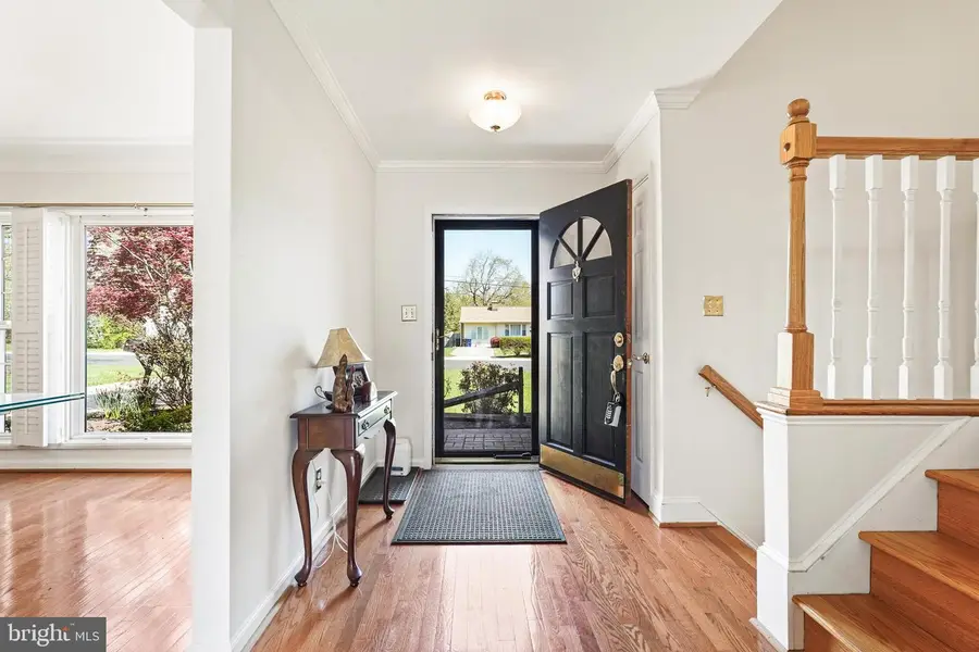 10917 Woodhaven Dr, Fairfax, VA 22030 - #3