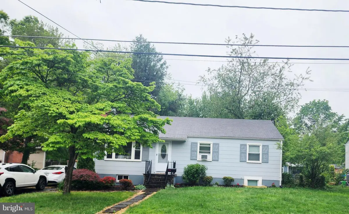 10217 Rodgers Rd, Fairfax, VA 22030 - #1