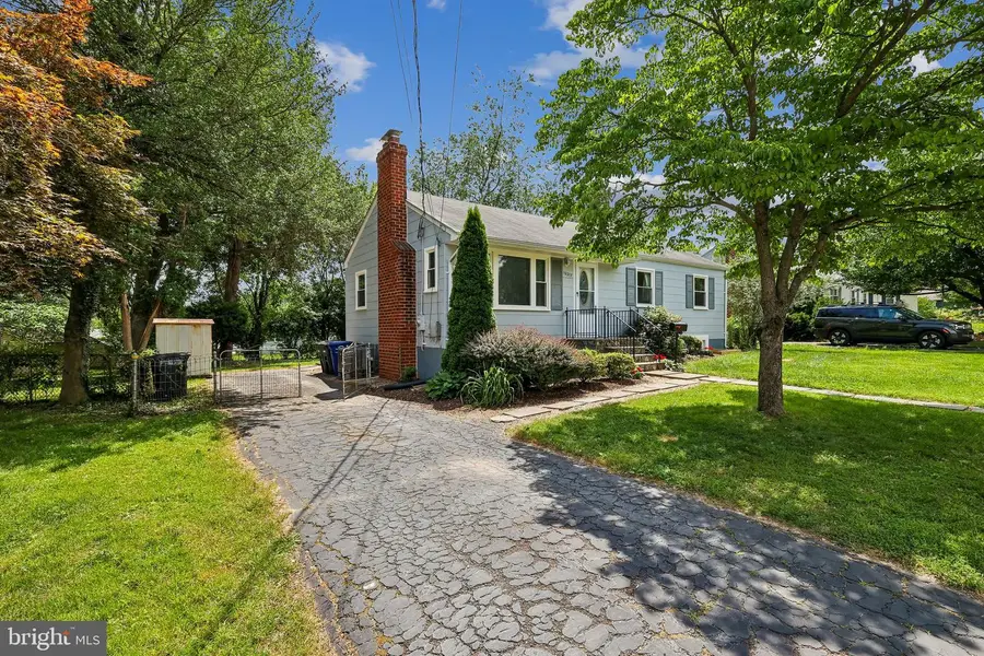 10217 Rodgers Rd, Fairfax, VA 22030 - #3