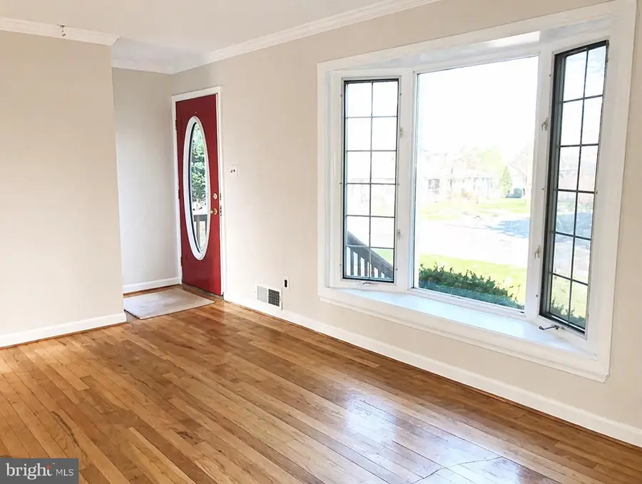 4040 Poplar St, Fairfax, VA 22030 - #2