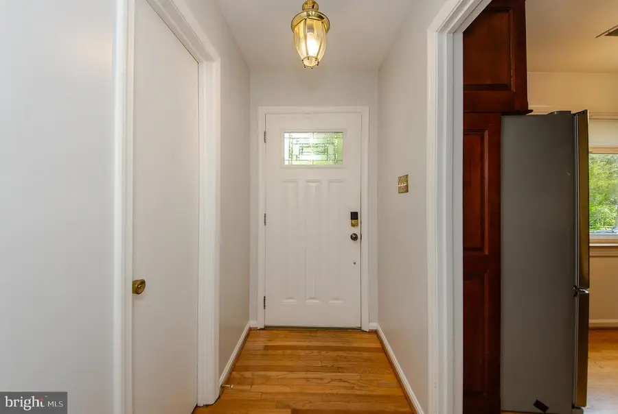 10413 Courthouse Dr, Fairfax, VA 22030 - #3