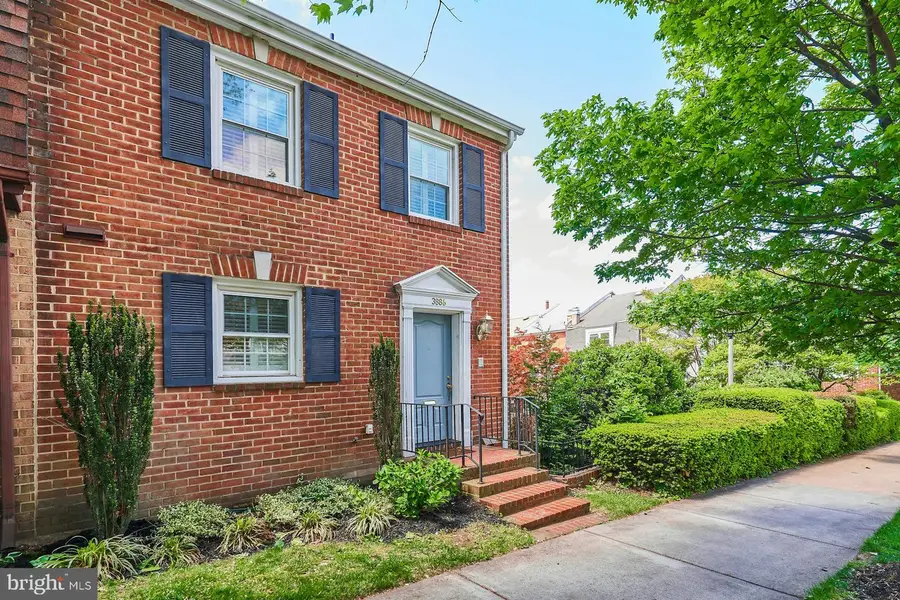 3886 University Dr, Fairfax, VA 22030 - #3