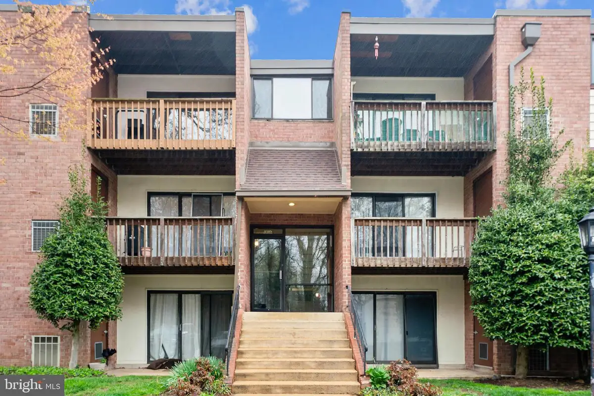 10724 W West Dr #204, Fairfax, VA 22030 - #1