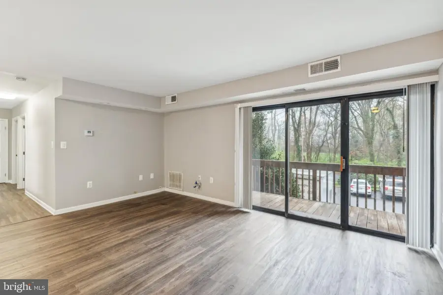 10724 W West Dr #204, Fairfax, VA 22030 - #2