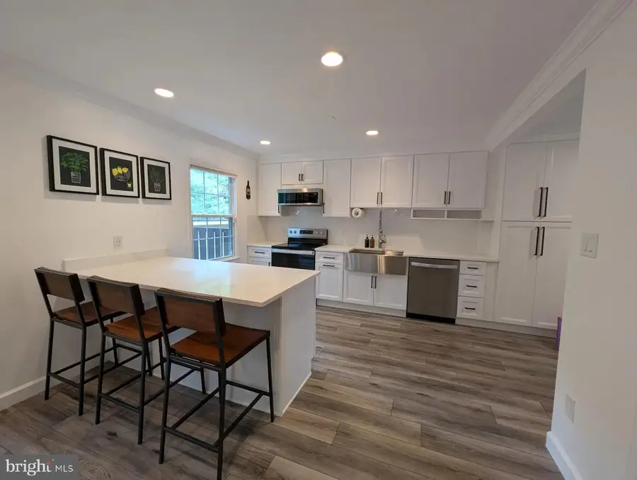 9774 Main St, Fairfax, VA 22031 - #2