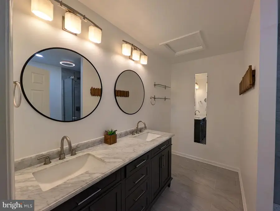 9774 Main St, Fairfax, VA 22031 - #3
