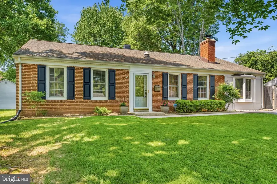 3609 Embassy Ln, Fairfax, VA 22030 - #3