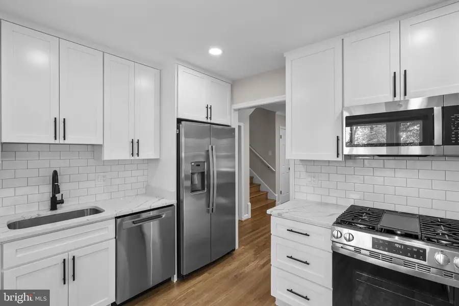 10242 Stratford Ave, Fairfax, VA 22030 - #3