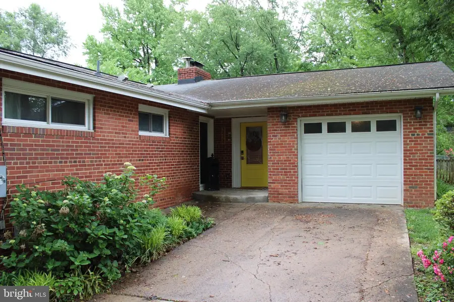 3424 Brookwood Dr, Fairfax, VA 22030 - #3