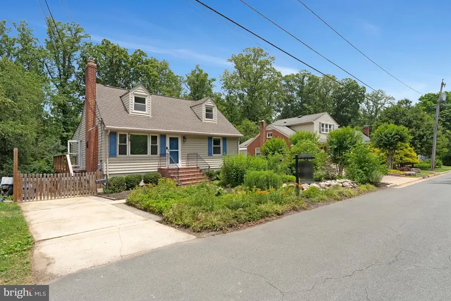 10824 Scott Dr, Fairfax, VA 22030 - #2