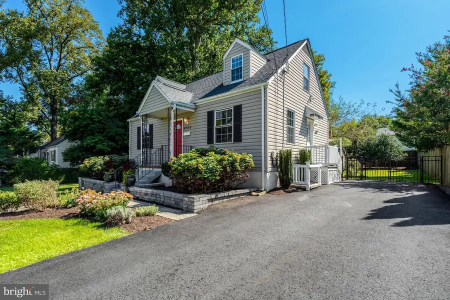 4029 Woodland Dr, Fairfax, VA 22030 - #2