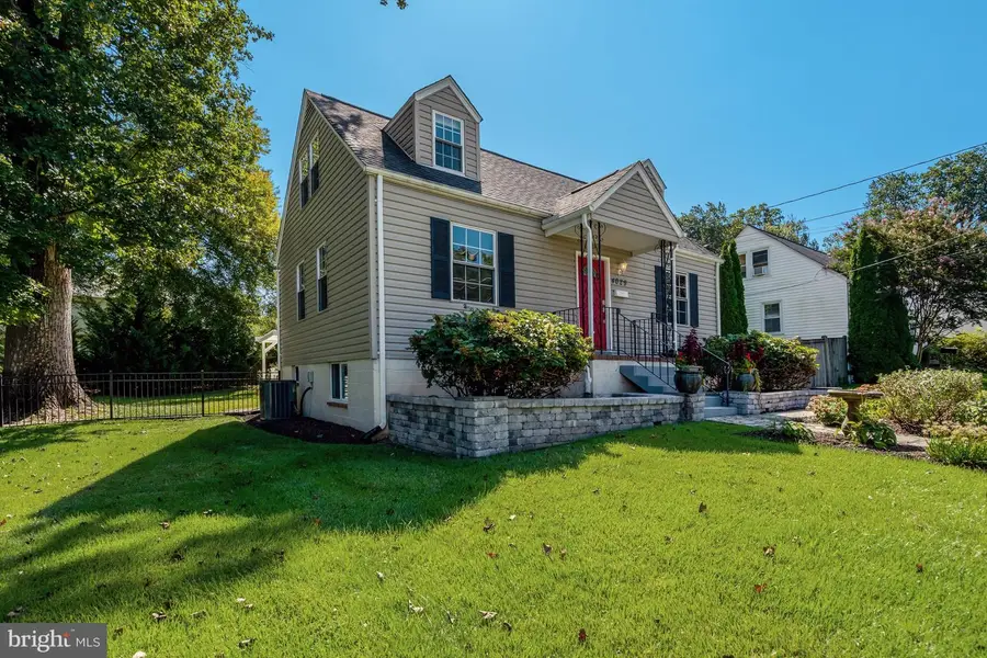 4029 Woodland Dr, Fairfax, VA 22030 - #3