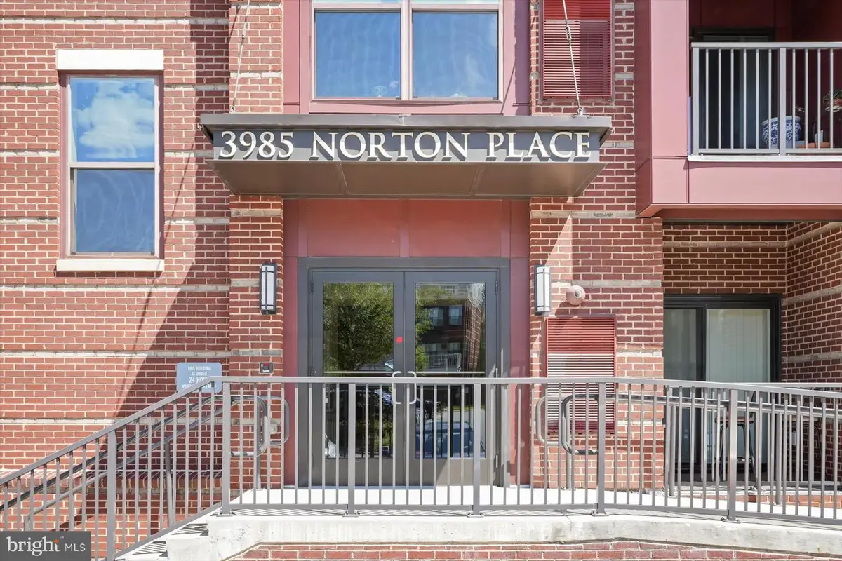 3985 Norton Pl #101, Fairfax, VA 22030 - #1