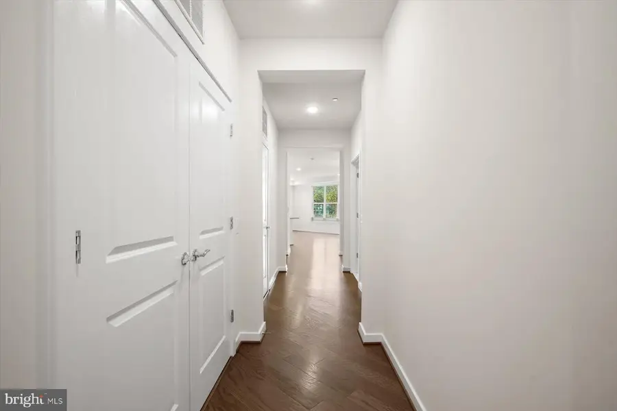 3985 Norton Pl #101, Fairfax, VA 22030 - #3