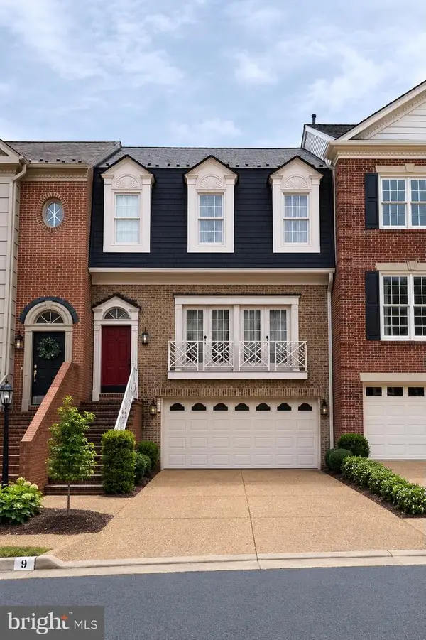 10449 Breckinridge Ln, FAIRFAX, VA 22030