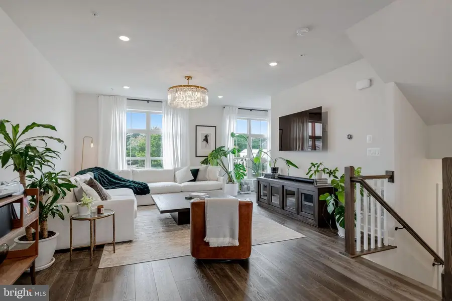 10685 Fairgrounds Dr, Fairfax, VA 22030 - #2