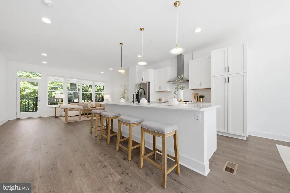 3544 Sutton Heights Cir, Fairfax, VA 22031 - #1
