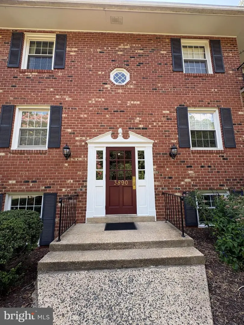 3890 Lyndhurst Dr, Fairfax, VA 22031 - #2