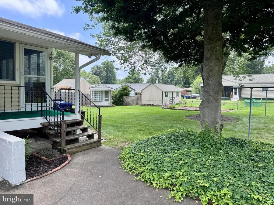 4132 Locust Ln, Fairfax, VA 22030 - #2