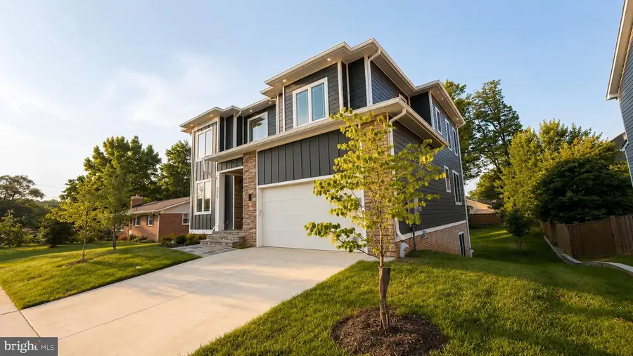 3607 Heritage Ln, Fairfax, VA 22030 - #2