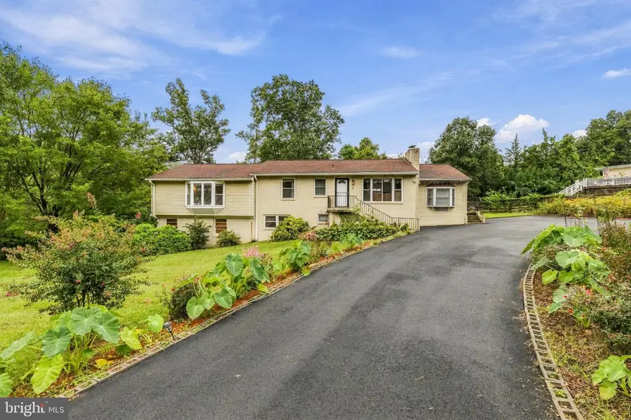 10805 Carol St, Fairfax, VA 22030 - #2