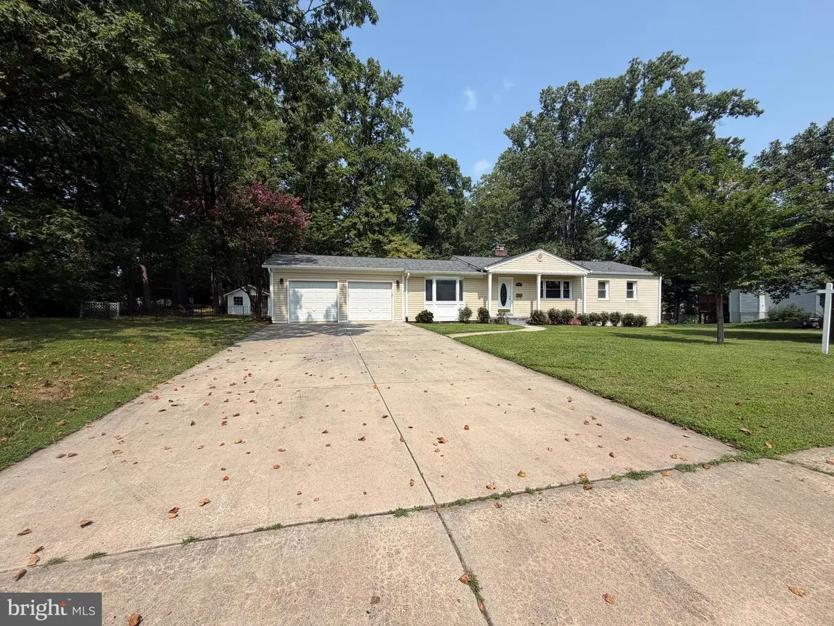 3704 Bevan Dr, Fairfax, VA 22030 - #1