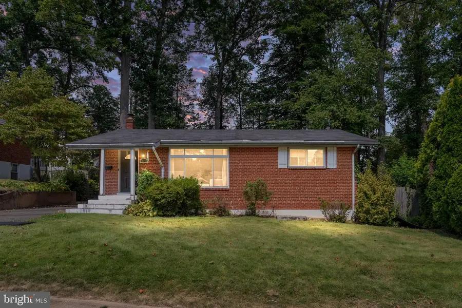 10212 Stratford Ave, Fairfax, VA 22030 - #2