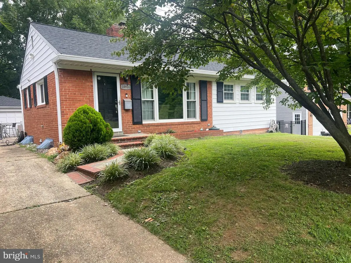 10914 Byrd Dr, Fairfax, VA 22030 - #1