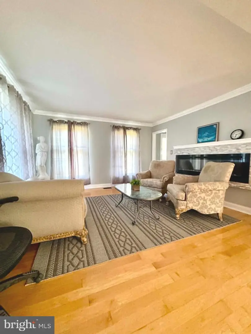 10931 Park Rd, Fairfax, VA 22030 - #2