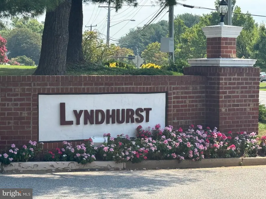 3991 Lyndhurst Dr #204, Fairfax, VA 22031 - #2