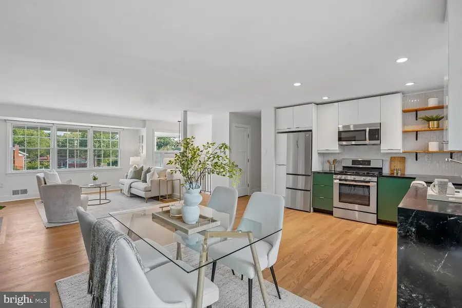 10316 Monroe Ct, Fairfax, VA 22030 - #3