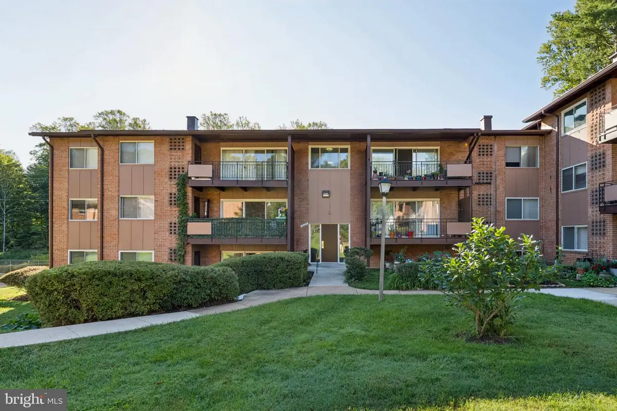 10165 Fair Woods Dr #213, Fairfax, VA 22030 - #1
