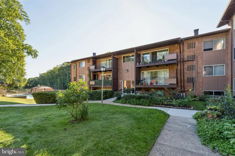 10165 Fair Woods Dr #213, Fairfax, VA 22030 - #2