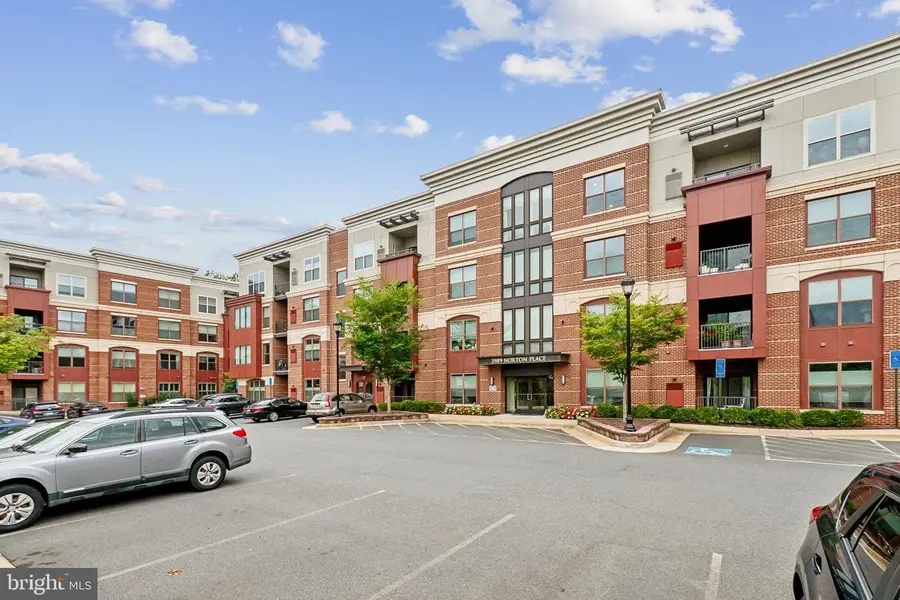 3989 Norton Pl #402, Fairfax, VA 22030 - #2