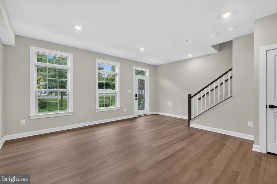 3722 Mclean Ave, Fairfax, VA 22030 - #3