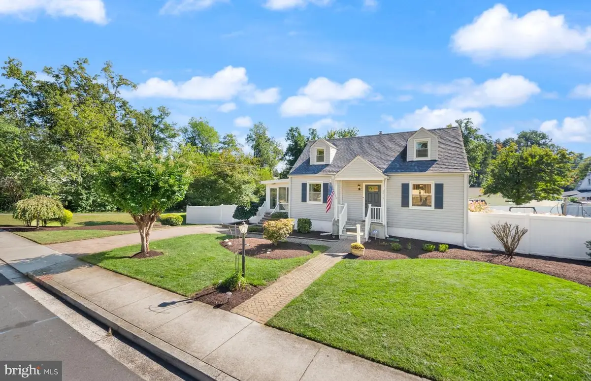 4019 Poplar St, Fairfax, VA 22030 - #1