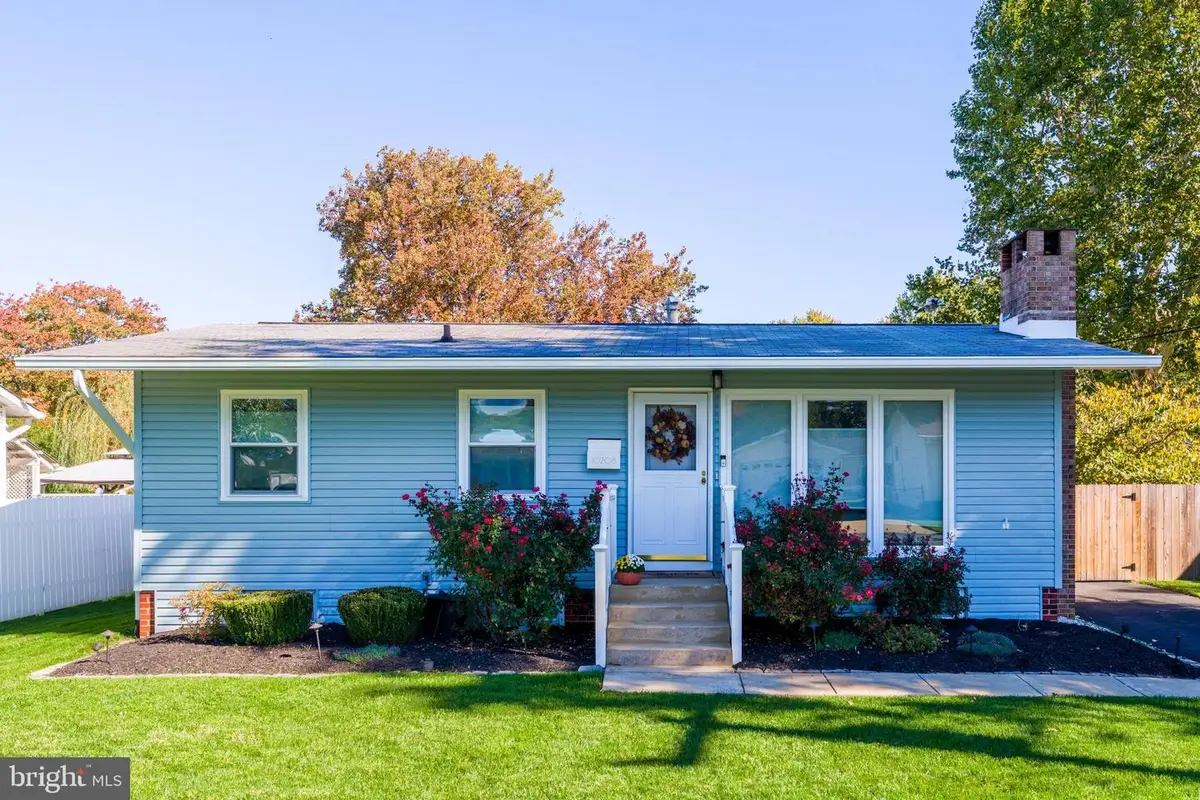 10208 Rodgers Rd, Fairfax, VA 22030 - #1