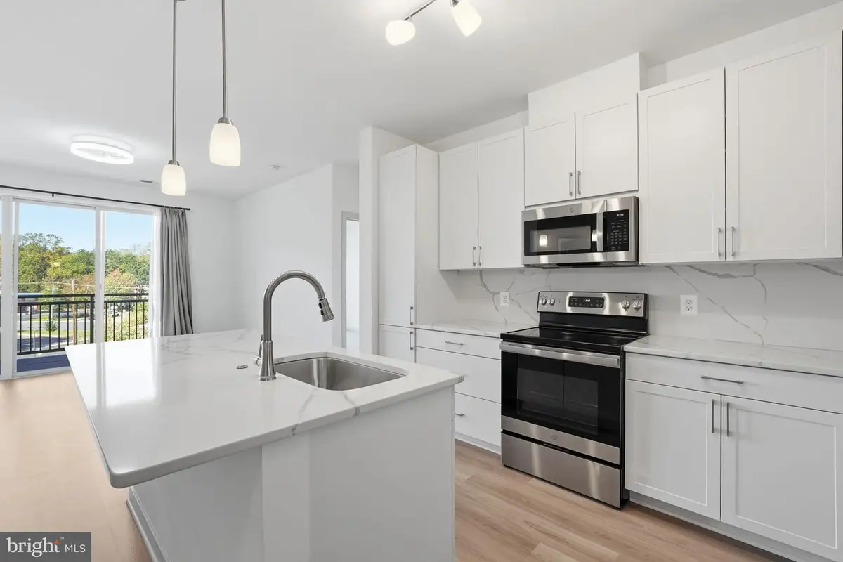 10755 Fairgrounds Dr #418, Fairfax, VA 22030 - #1